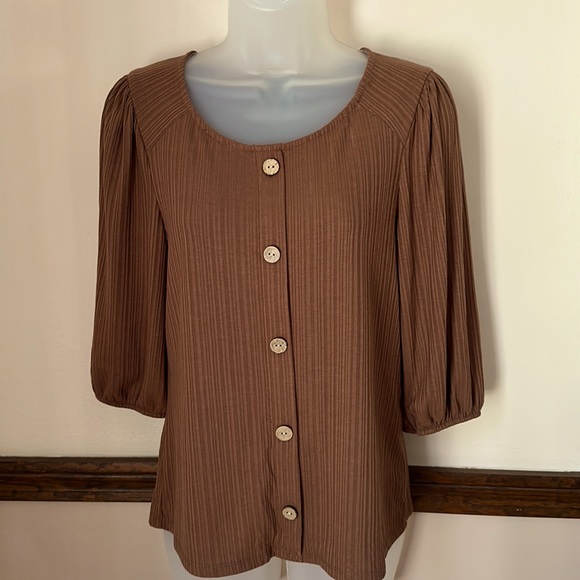 W5 Tops - Womens short sleeve shirt